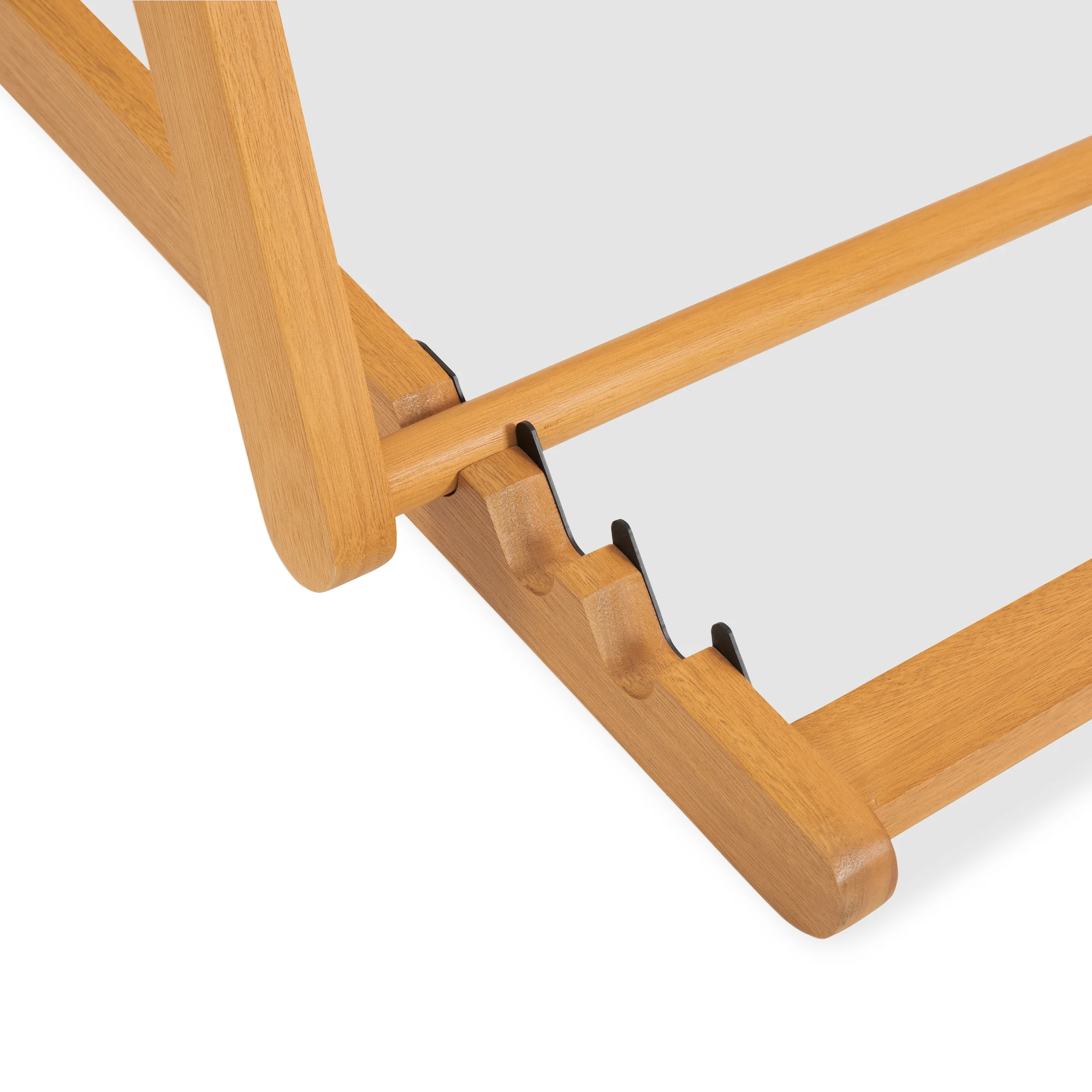 Reclining adjustment notches on the folding deck chair