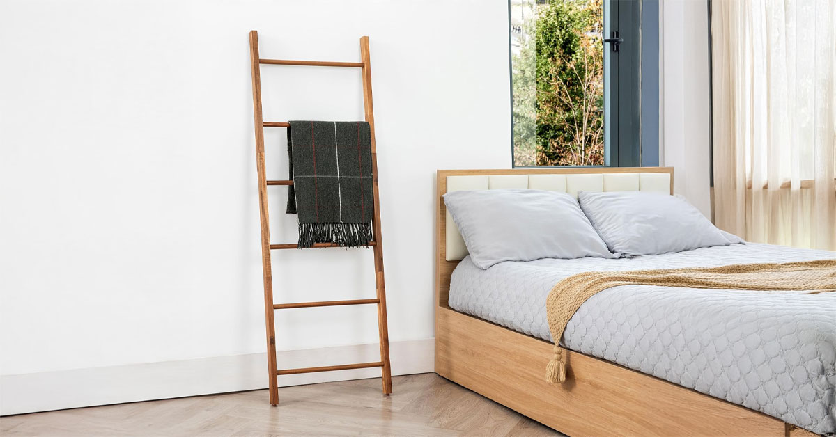 Acacia Wood Blanket Ladder 6-Tier Storage Rack