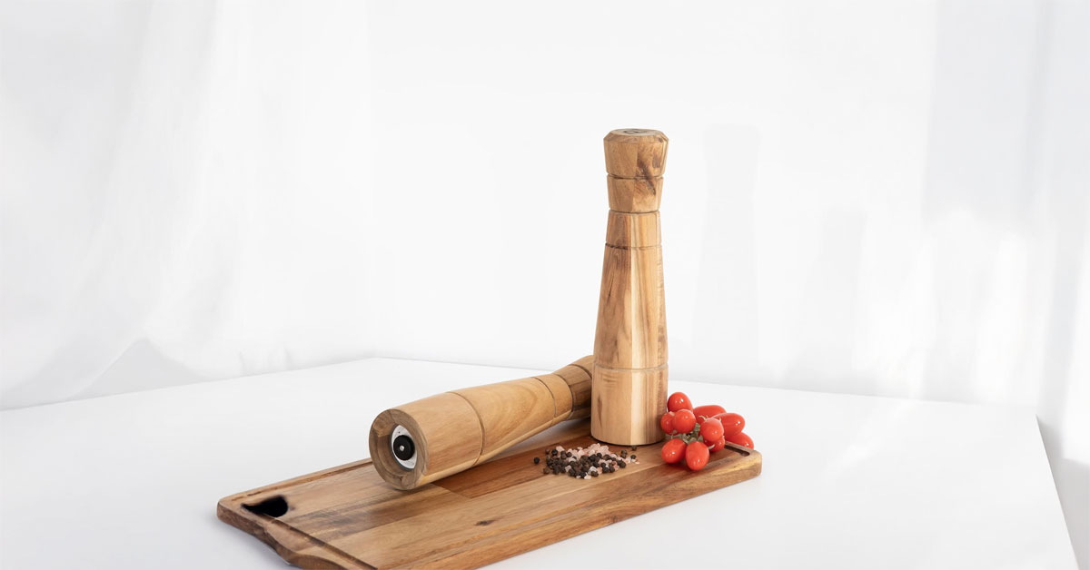 Wooden Salt and Pepper Grinder Set with Adjustable Coarseness