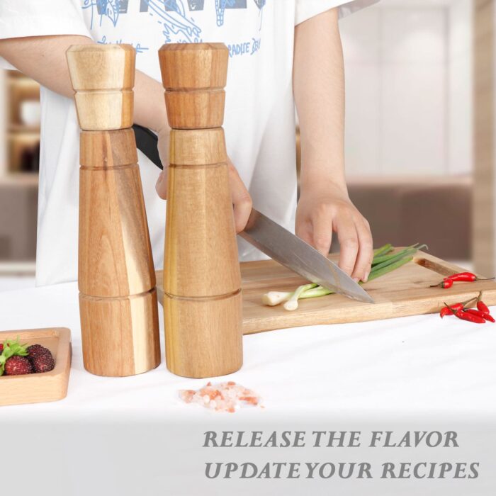 Wooden Salt and Pepper Grinder Set with Adjustable Coarseness
